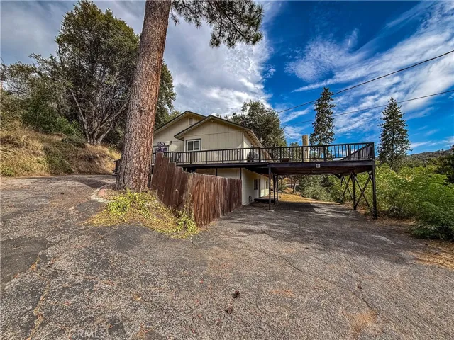 51591 Ponderosa Way, Oakhurst, California 93644
