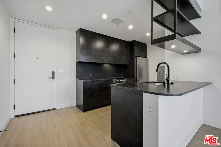 10700 Tabor Street 220, Los Angeles, California 90034
