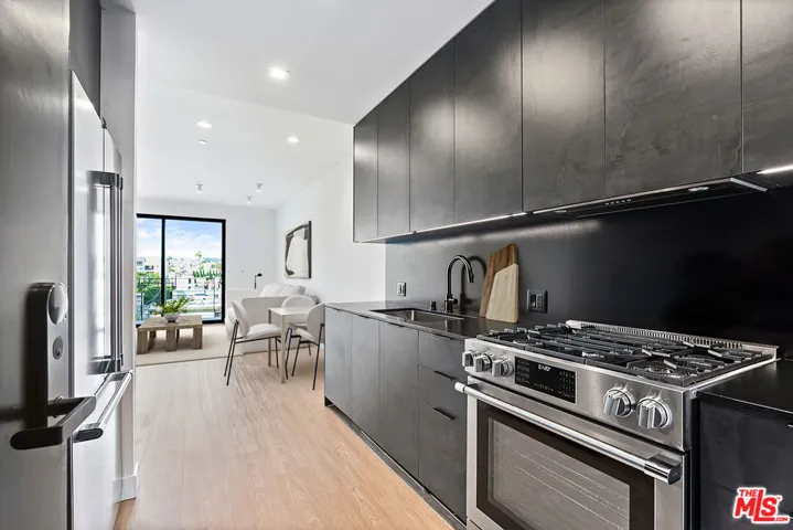 3667 Keystone Avenue 533, Los Angeles, California 90034