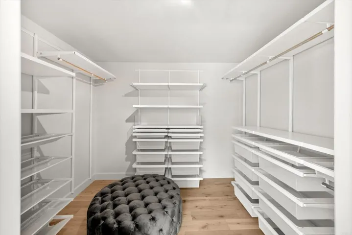 3866 Alta Mesa Drive, Studio City, California 91604