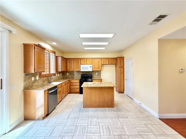 31165 Hidden Lake Road, Murrieta, California 92563
