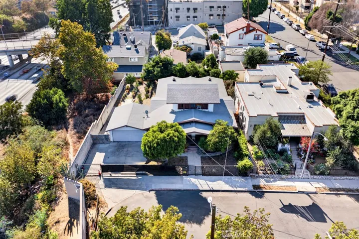 523 N Lake, Los Angeles, California 90026