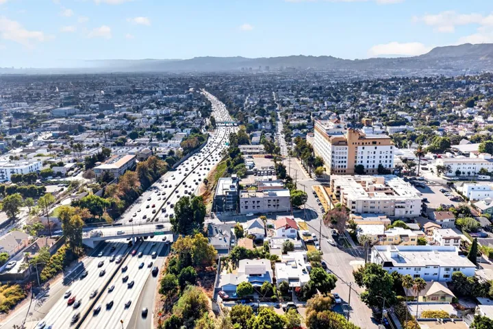 523 N Lake, Los Angeles, California 90026