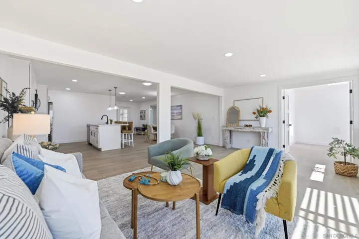 313 San Dimas Ave, Oceanside, California 92057