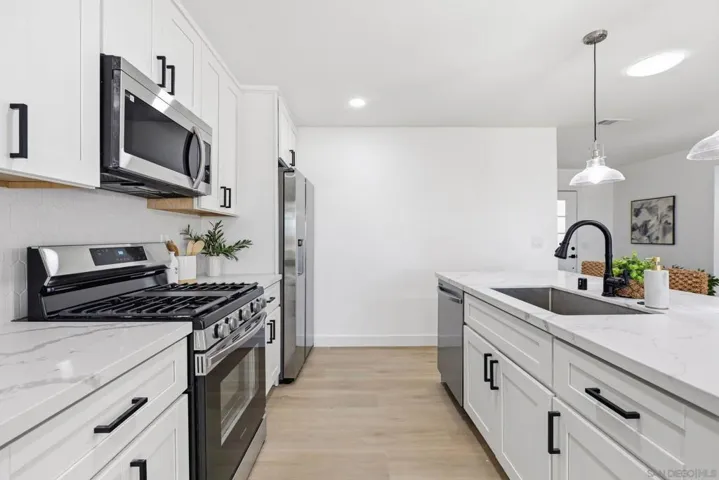 313 San Dimas Ave, Oceanside, California 92057
