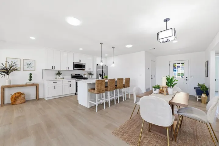 313 San Dimas Ave, Oceanside, California 92057