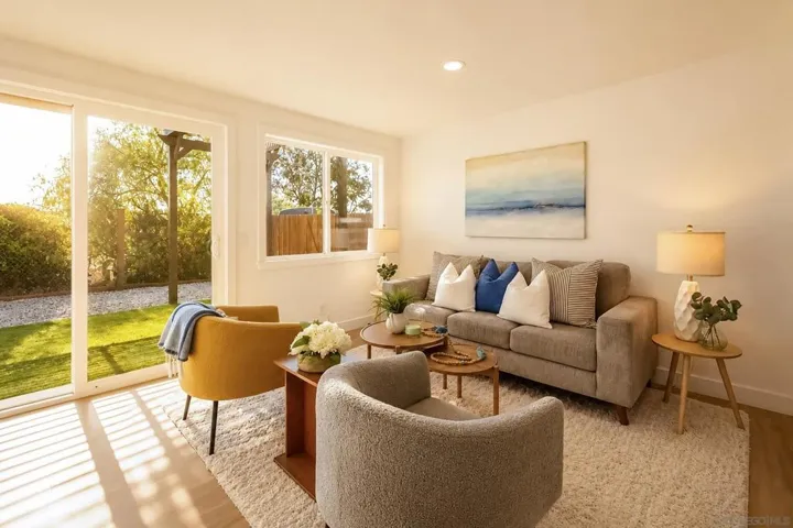 313 San Dimas Ave, Oceanside, California 92057