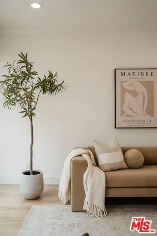 913 Euclid Street 5, Santa Monica, California 90403