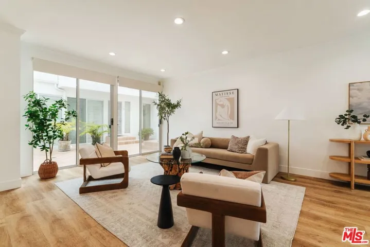 913 Euclid Street 5, Santa Monica, California 90403