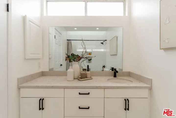 913 Euclid Street 5, Santa Monica, California 90403