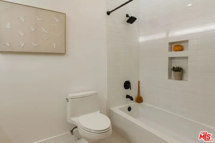 913 Euclid Street 5, Santa Monica, California 90403