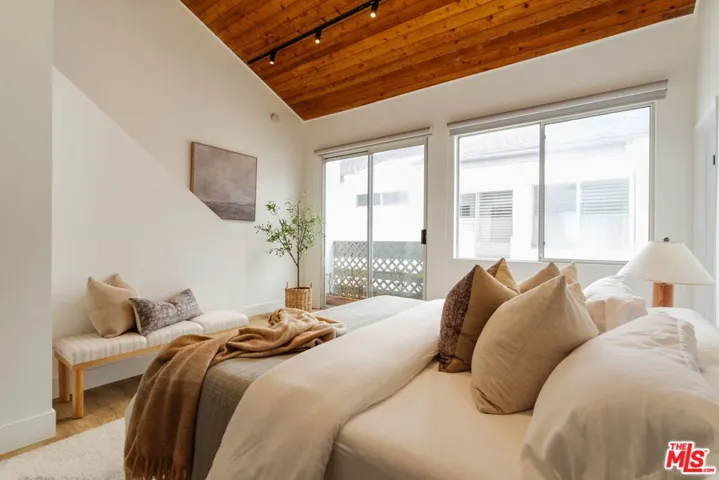 913 Euclid Street 5, Santa Monica, California 90403