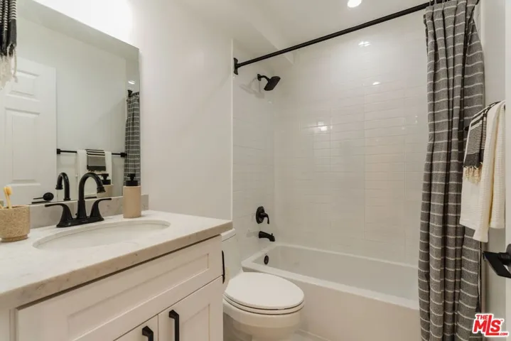 913 Euclid Street 5, Santa Monica, California 90403