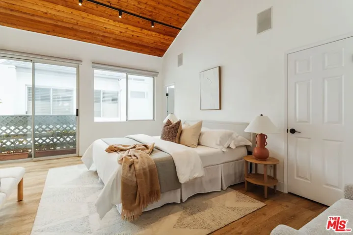 913 Euclid Street 5, Santa Monica, California 90403