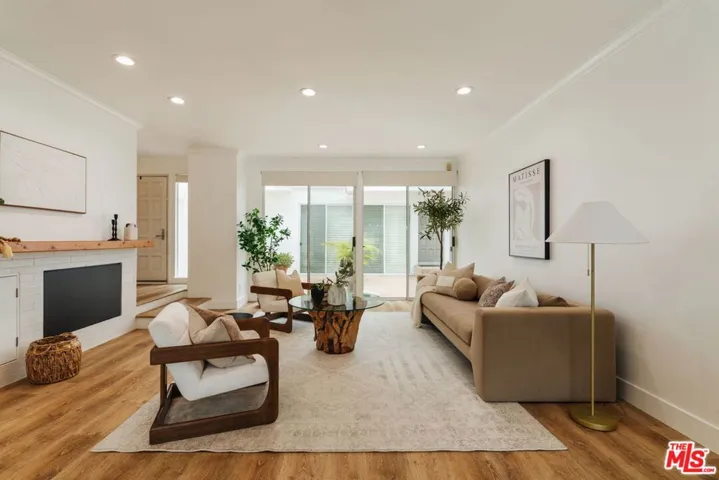913 Euclid Street 5, Santa Monica, California 90403