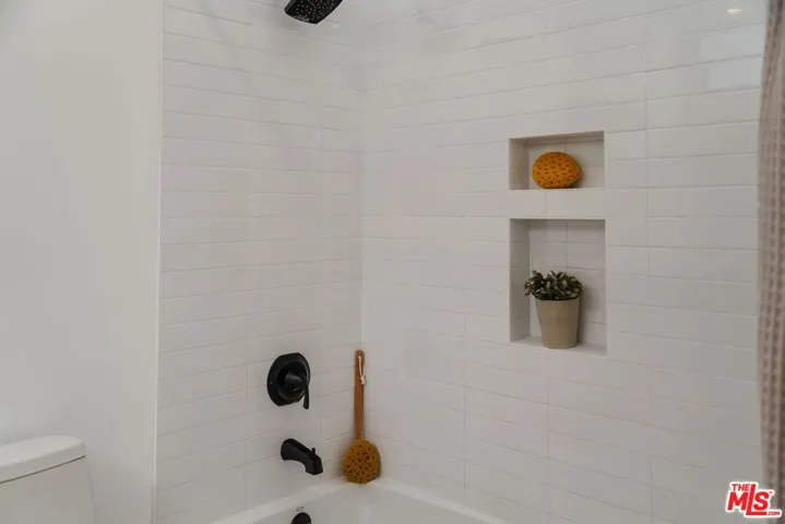913 Euclid Street 5, Santa Monica, California 90403