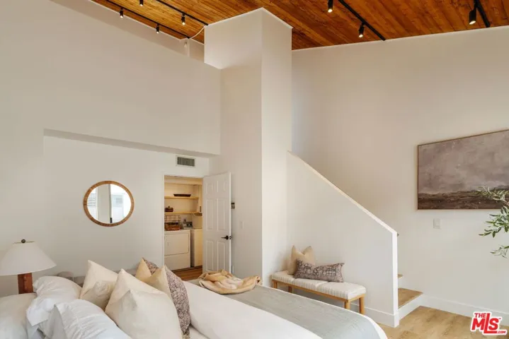 913 Euclid Street 5, Santa Monica, California 90403