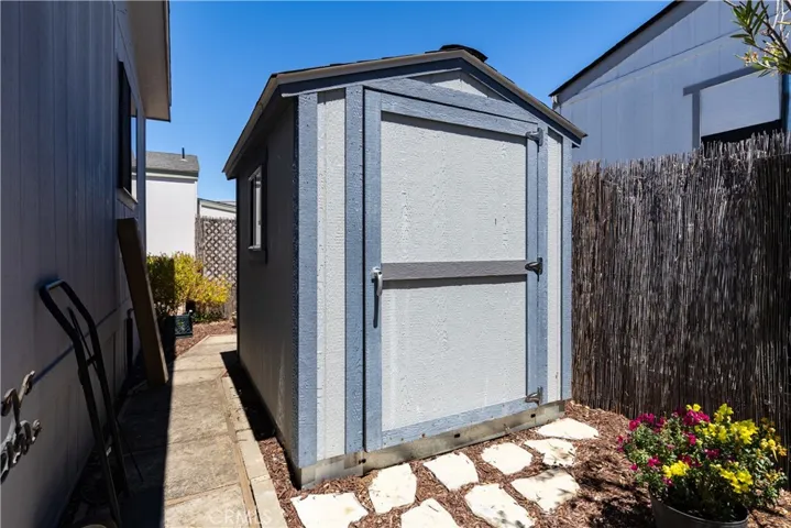 1215 El Camino Real 61, Atascadero, California 93422