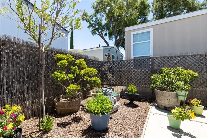 1215 El Camino Real 61, Atascadero, California 93422