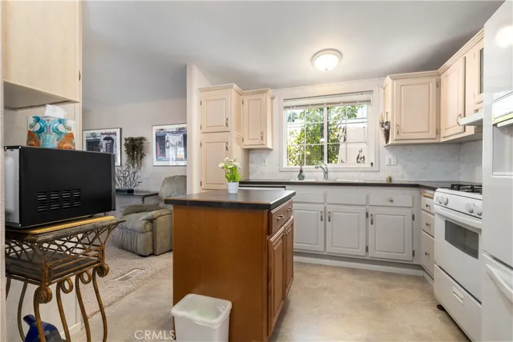 1215 El Camino Real 61, Atascadero, California 93422