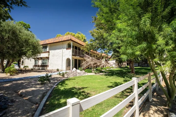 Exterior 04