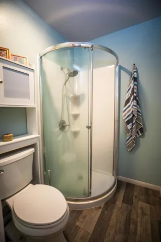 Bathroom 03