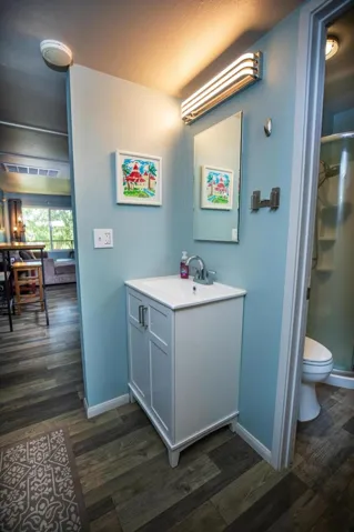 Bathroom 02