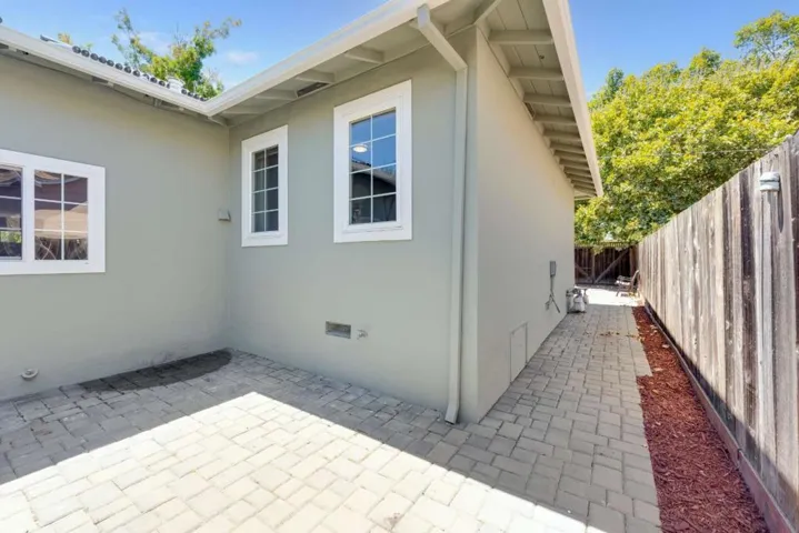 32013203 Hoover Street, Redwood City, California 94063