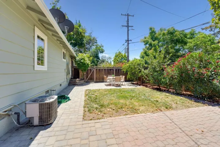 32013203 Hoover Street, Redwood City, California 94063