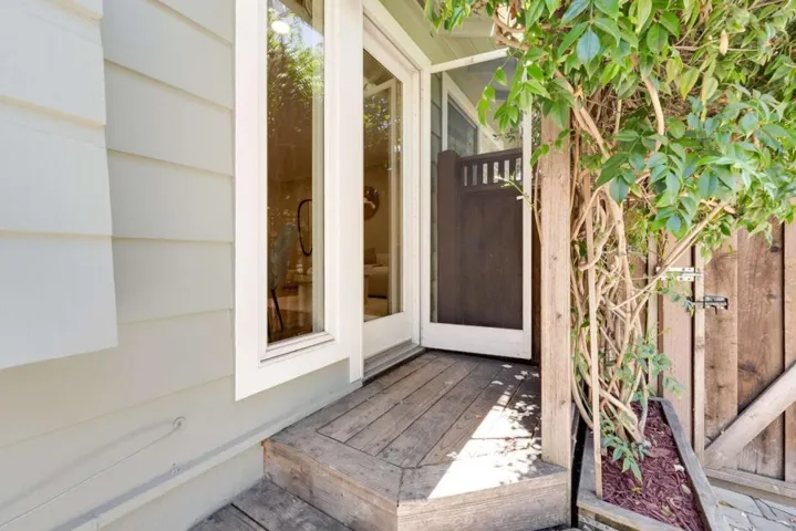 32013203 Hoover Street, Redwood City, California 94063