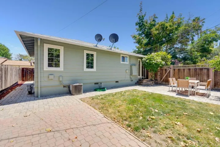 32013203 Hoover Street, Redwood City, California 94063