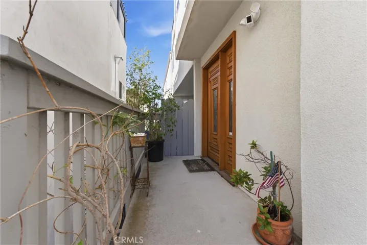 331 Manhattan Avenue, Hermosa Beach, California 90254