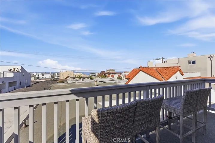 331 Manhattan Avenue, Hermosa Beach, California 90254