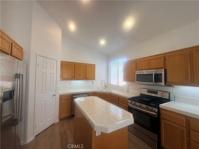 26805 China, Romoland, California 92585