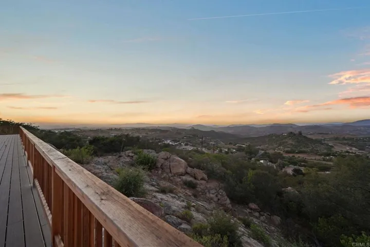 30603 Roadrunner, Valley Center, California 92082