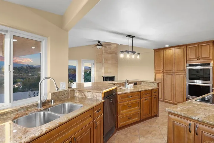 30603 Roadrunner, Valley Center, California 92082