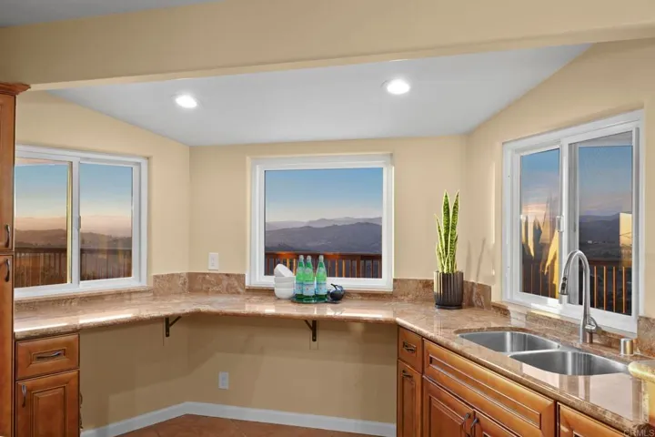 30603 Roadrunner, Valley Center, California 92082