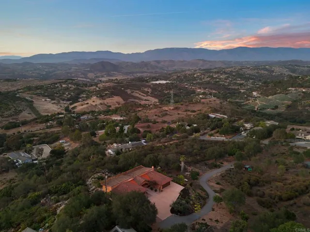 30603 Roadrunner, Valley Center, California 92082