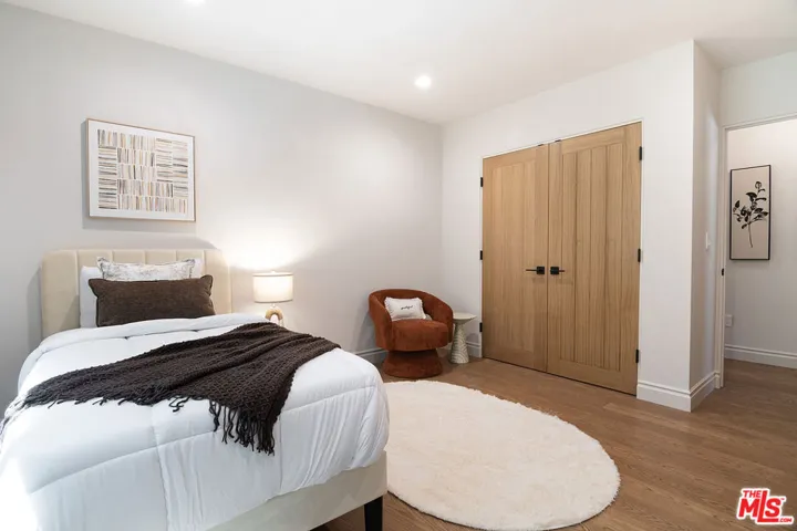 6417 Lindenhurst Avenue, Los Angeles, California 90048