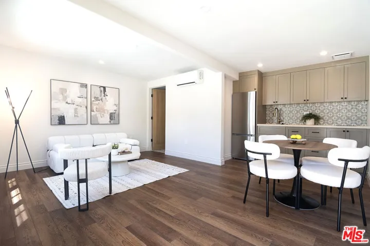 6417 Lindenhurst Avenue, Los Angeles, California 90048