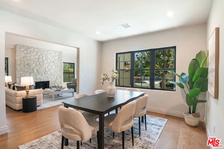6417 Lindenhurst Avenue, Los Angeles, California 90048