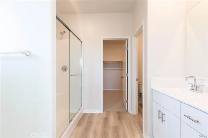 Bathroom with Walking Closet