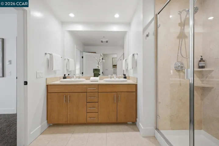 438 W Grand Ave 418, Oakland, California 94612