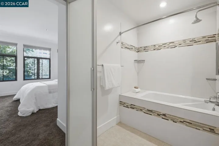 438 W Grand Ave 418, Oakland, California 94612