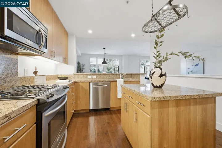 438 W Grand Ave 418, Oakland, California 94612
