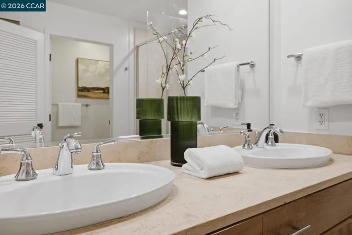 438 W Grand Ave 418, Oakland, California 94612