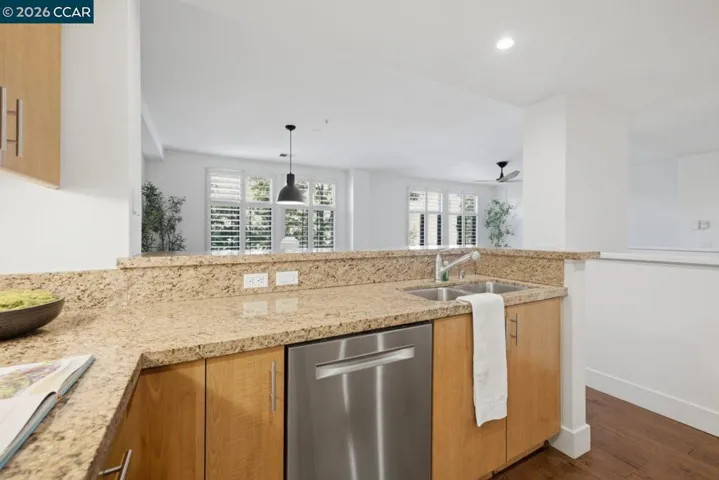 438 W Grand Ave 418, Oakland, California 94612