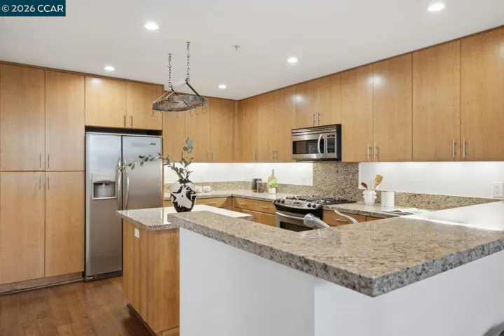 438 W Grand Ave 418, Oakland, California 94612