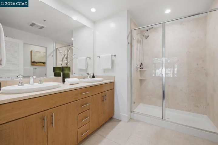 438 W Grand Ave 418, Oakland, California 94612