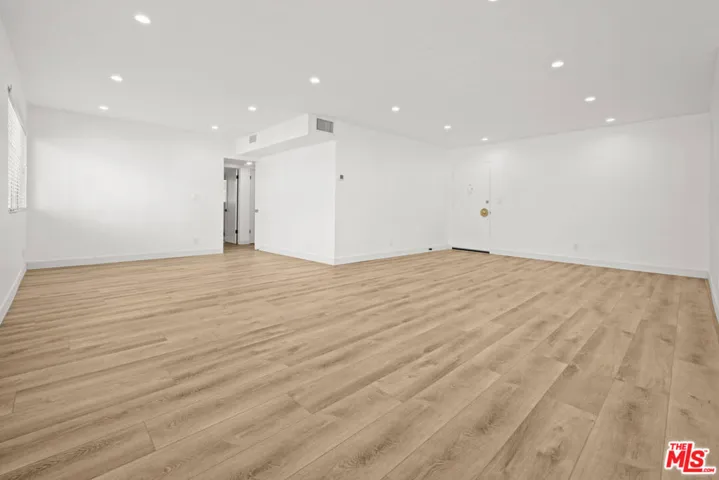 136 S Palm Drive 201, Beverly Hills, California 90212